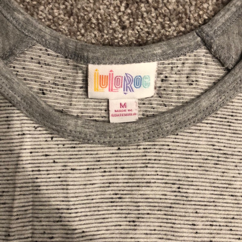 Lularoe Randy Tee - Picture 2 of 4